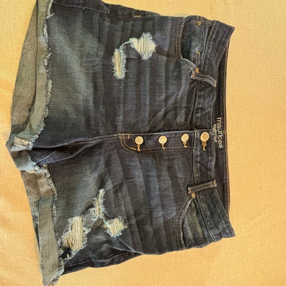 Maurices Black Jean Shorts Distressed Raw Hem - Picture 1 of 8